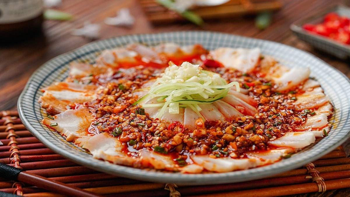 Thịt ba chỉ luộc sốt cay