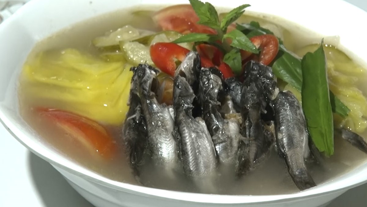 Canh chua cá ngạnh nấu măng chua