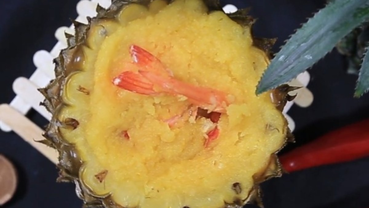 Tôm hấp dứa