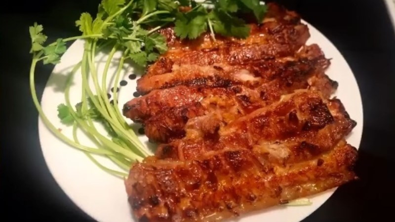 Thịt heo nướng sả