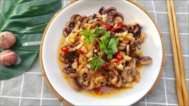 Bạch tuộc xào bơ tỏi