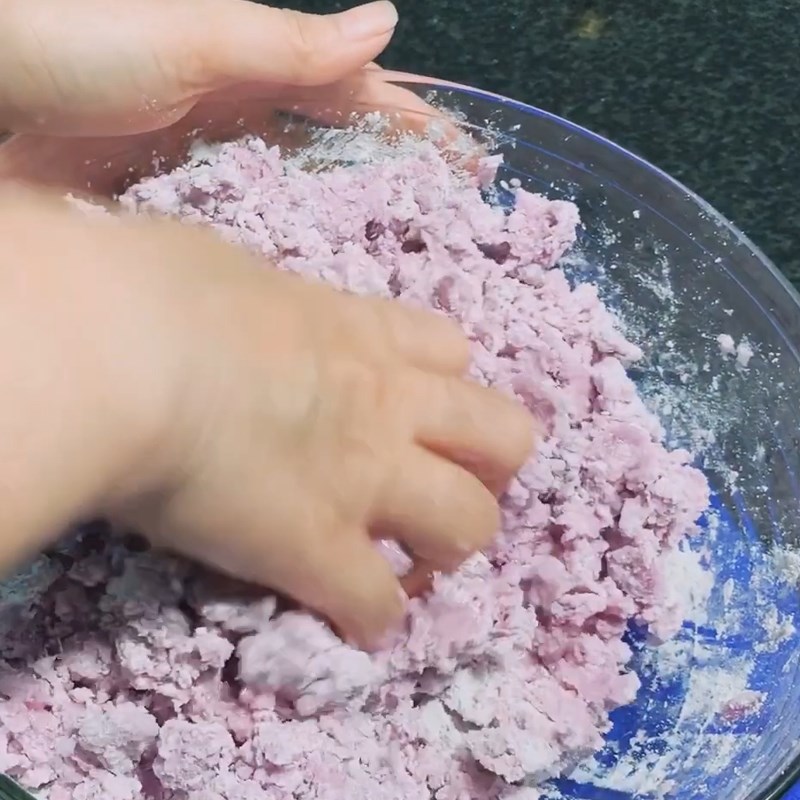 Bước 3 Trộn bột bánh Bánh rán khoai môn phô mai