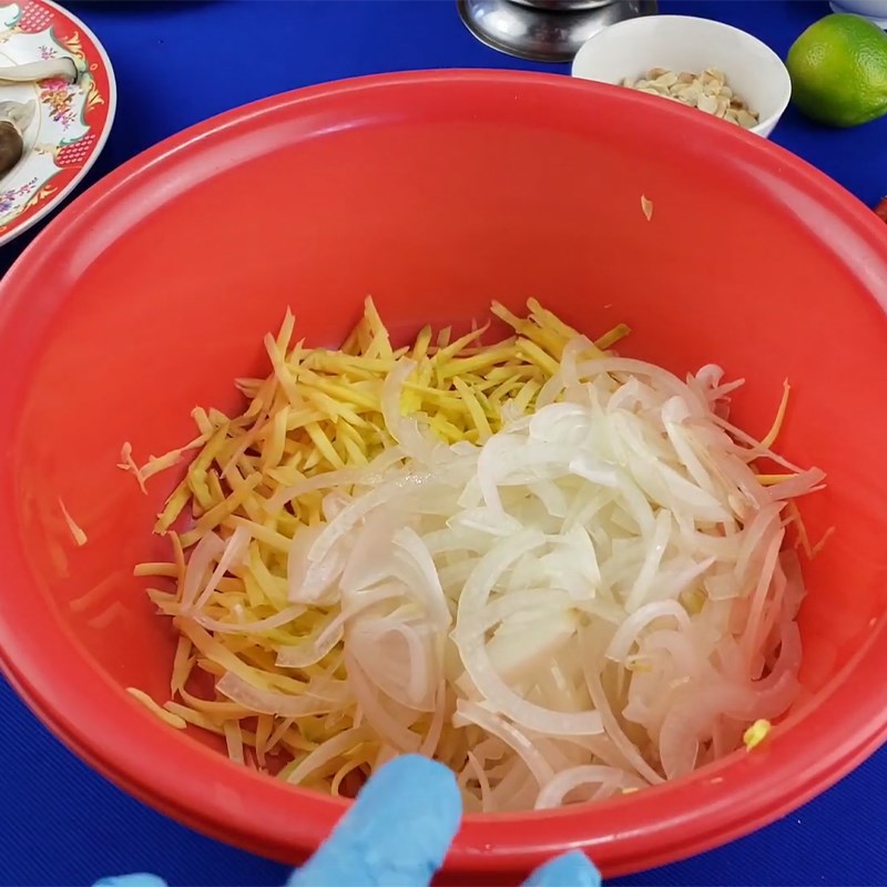 Bước 4 Trộn gỏi Gỏi xoài ốc giác