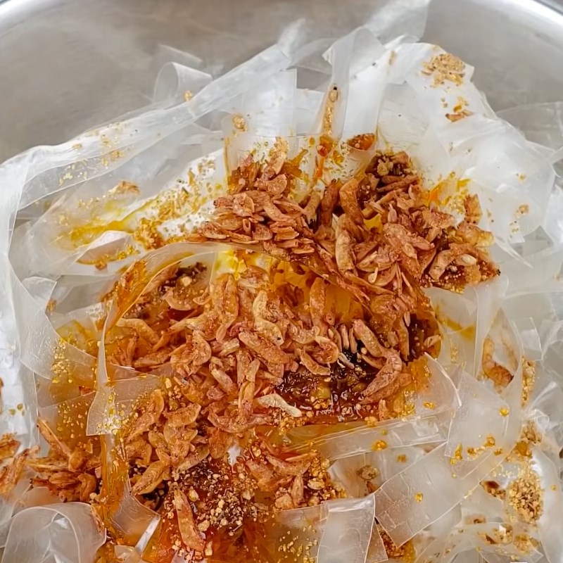 Bước 2 Trộn bánh tráng Bánh tráng sa tế Long An