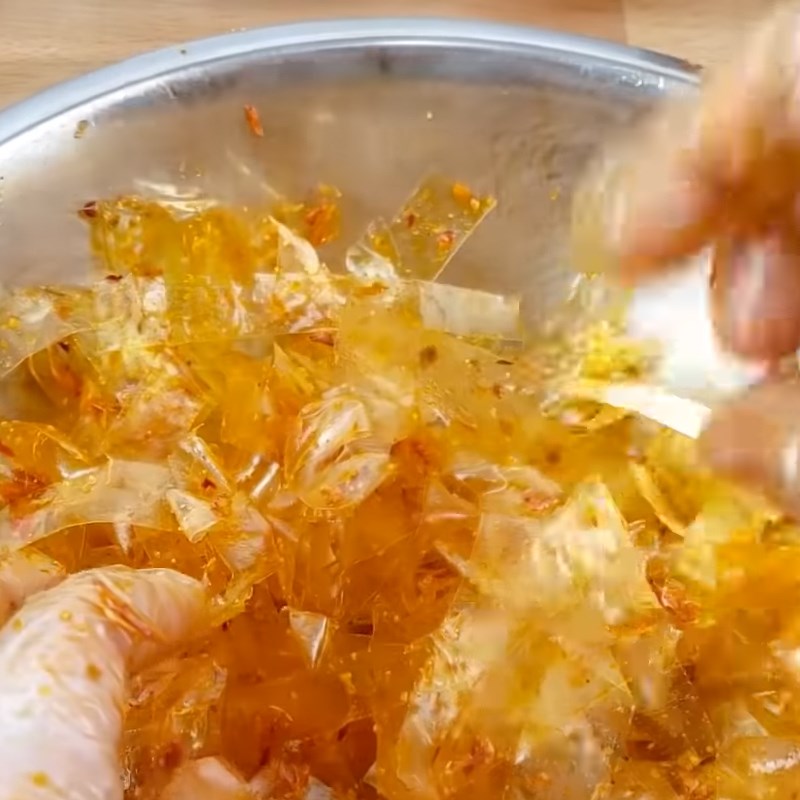 Bước 2 Trộn bánh tráng Bánh tráng sa tế Long An