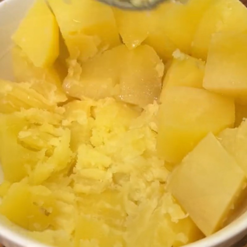 Bước 2 Trộn bột Bánh khoai tây nướng (Công thức được chia sẻ từ Tiktok Cách Nấu Ngon cùng Cách Nấu Ngon)