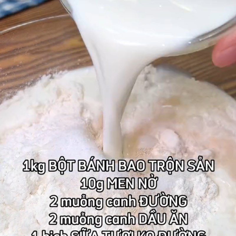 Bước 1 Trộn bột Bánh bao kẹp thịt (Công thức được chia từ Tiktok Cách Nấu Ngon cùng Cách Nấu Ngon)