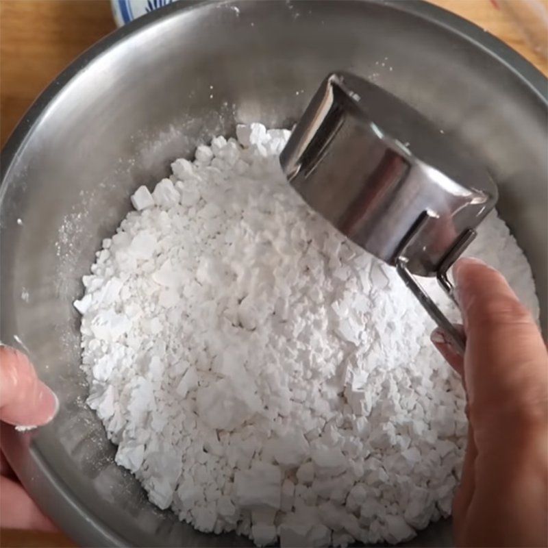 Bước 1 Trộn bột Vỏ bánh tráng cuốn chả giò rế