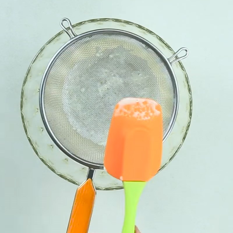 Bước 1 Trộn bột Bánh crepe sầu riêng