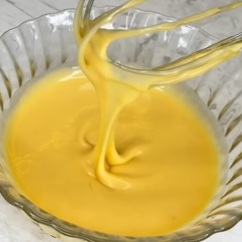 Bước 1 Trộn bột bánh Bánh trứng cuộn bằng nồi chiên không dầu