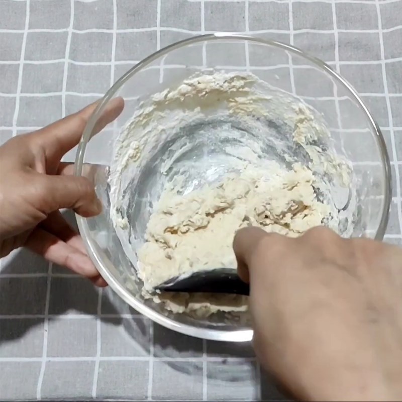 Bước 1 Trộn bột bánh Bánh mì táo quế không cần nhồi