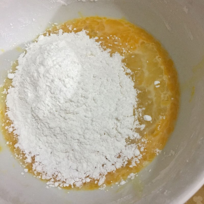 Bước 2 Trộn bột bánh và ủ bột Bánh rán doremon nhân trà xanh