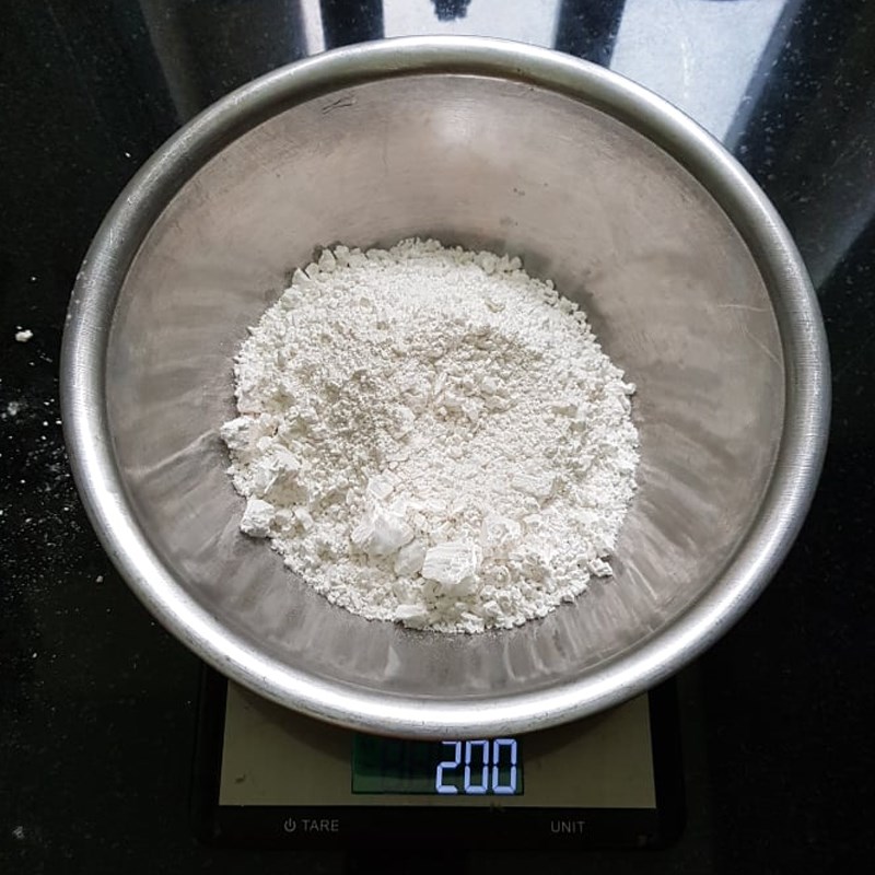 Bước 2 Pha bột bánh xèo Bánh xèo tôm thịt (công thức được chia sẻ từ người dùng)