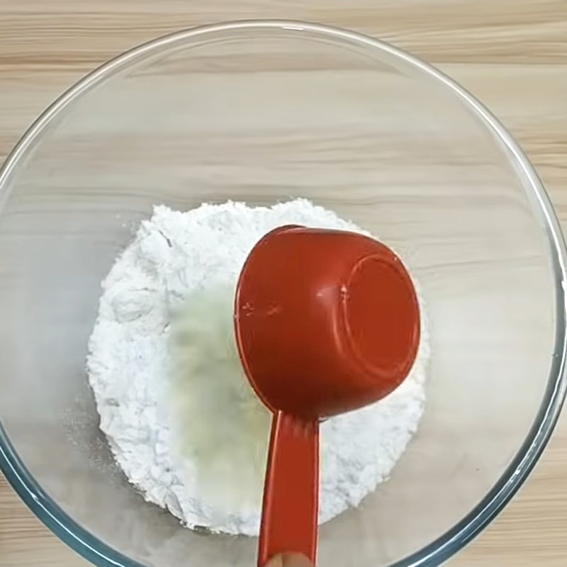 Bước 1 Trộn bột khô Bánh rán doremon - bánh rán dorayaki không cần bột nở và trứng