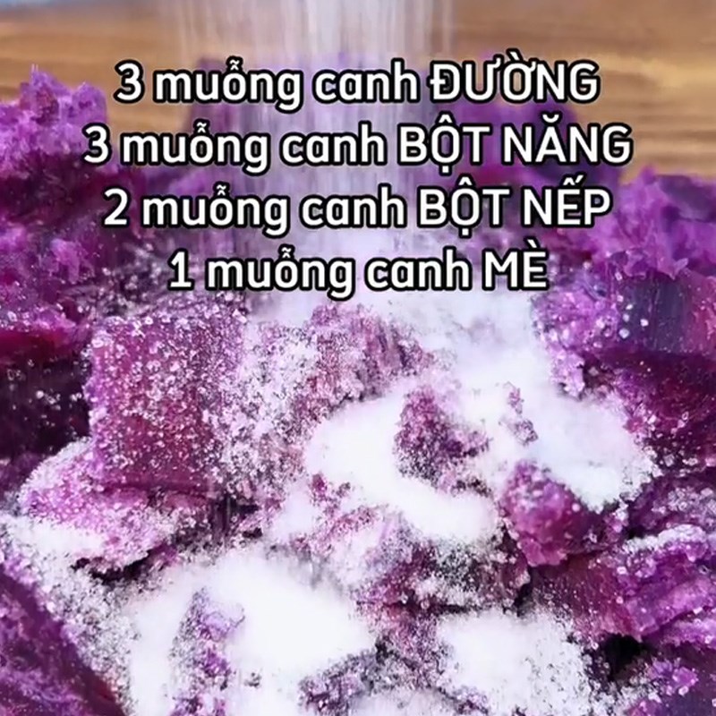 Bước 2 Trộn bột và tạo hình bánh Bánh khoai lang chiên phồng (Công thức được chia sẻ từ TikTok Cách Nấu Ngon cùng Cách Nấu Ngon)