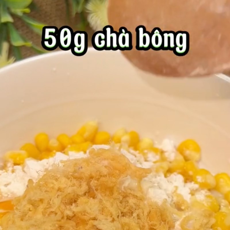 Bước 2 Trộn bột với bắp Pizza bắp phô mai (Công thức từ kênh tiktok Cách Nấu Ngon cùng Cách Nấu Ngon)