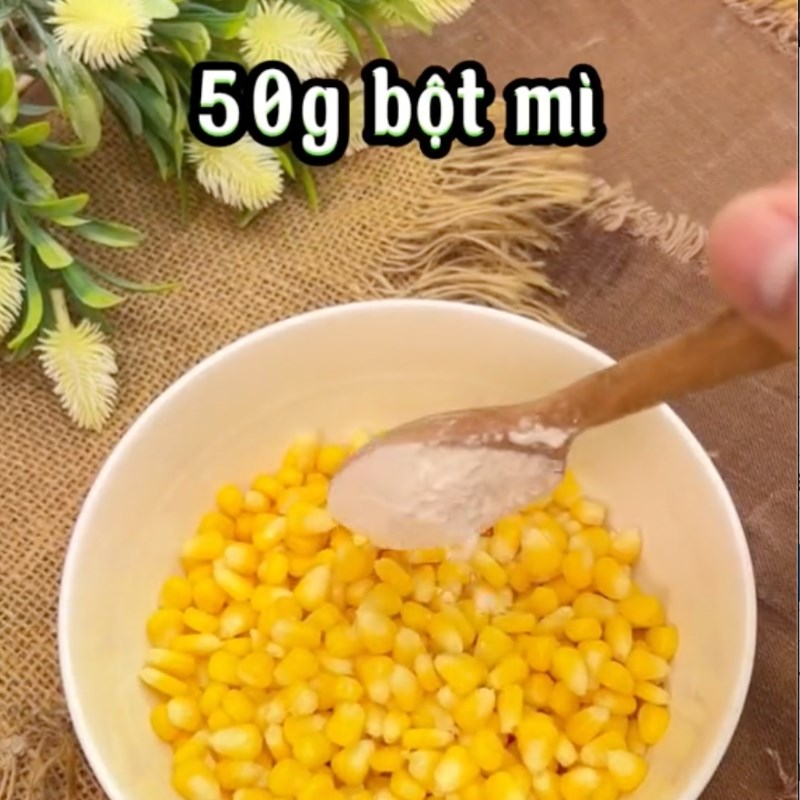 Bước 2 Trộn bột với bắp Pizza bắp phô mai (Công thức từ kênh tiktok Cách Nấu Ngon cùng Cách Nấu Ngon)