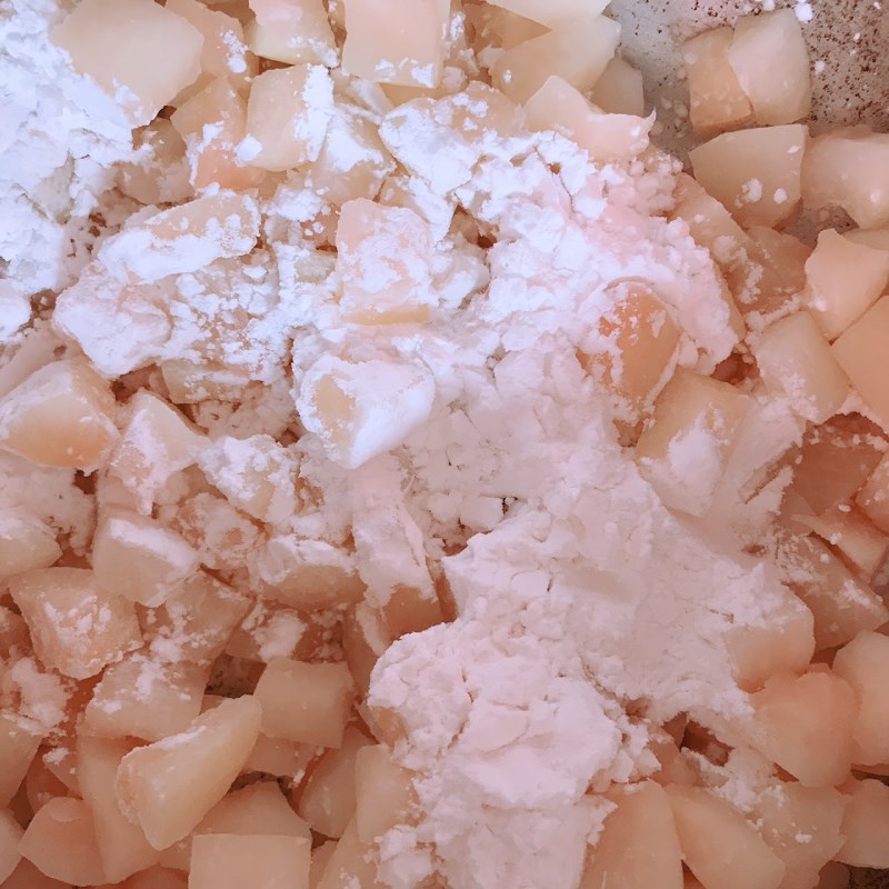 Bước 4 Trộn cùi bưởi với bột năng Chè bưởi (công thức được chia sẻ từ người dùng)