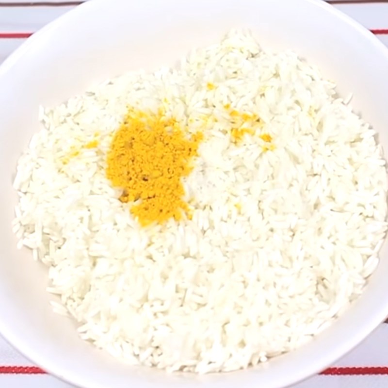 Bước 3 Trộn gạo Cơm gà Phú Yên