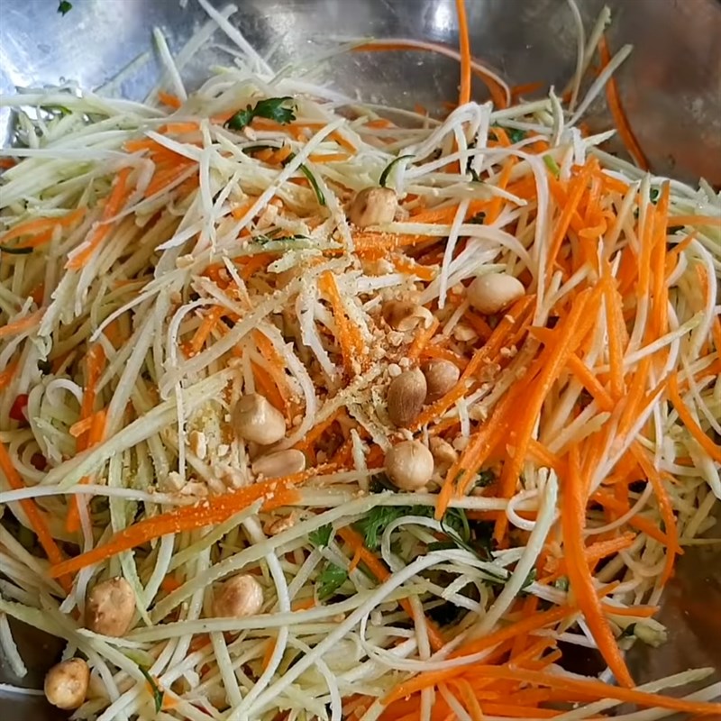 Bước 4 Trộn gỏi Gỏi xoài nấm kim châm chay