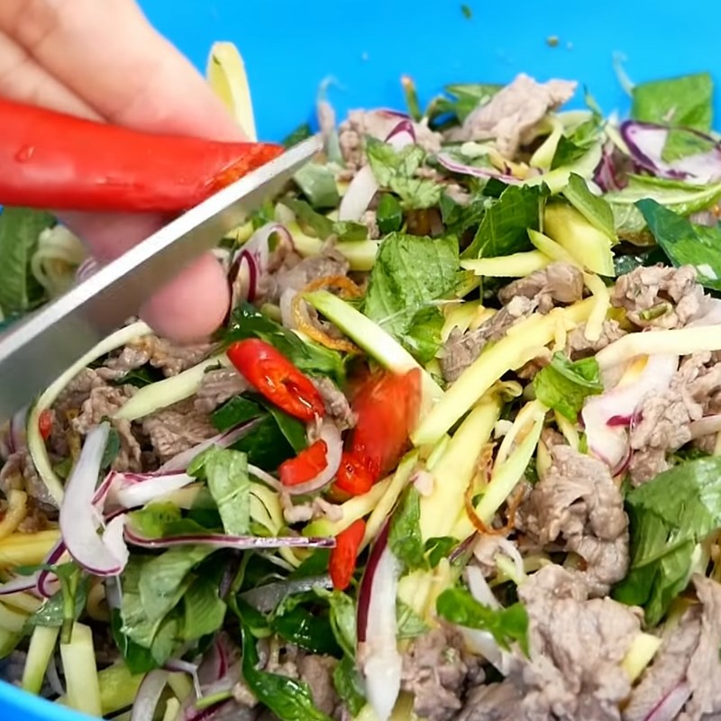 Bước 6 Trộn gỏi Gỏi bò rau răm