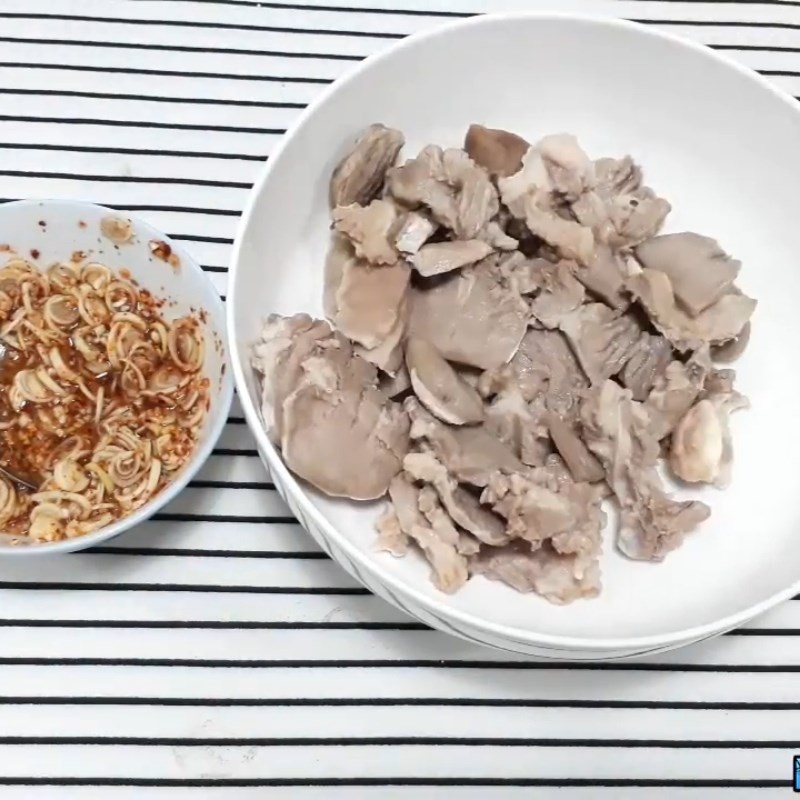 Bước 3 Trộn gỏi Gỏi lưỡi heo chua cay