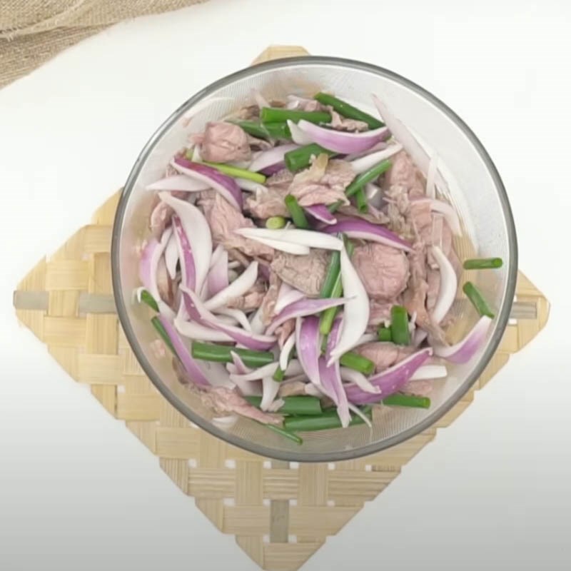 Bước 4 Trộn gỏi Gỏi bò Thái Lan gạo rang