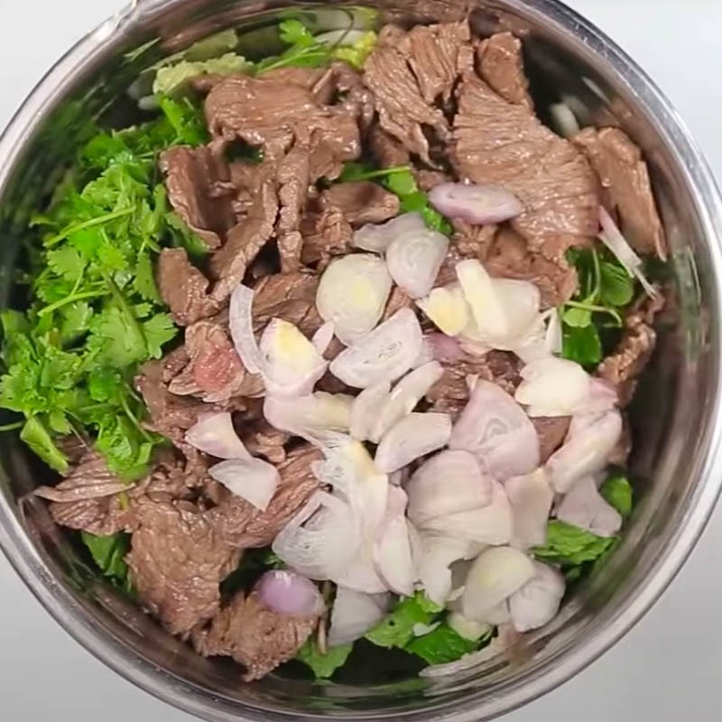 Bước 5 Trộn gỏi Gỏi bò Thái Lan sả ớt