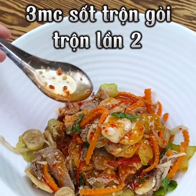 Bước 3 Trộn gỏi bò bóp thấu Gỏi bò bóp thấu (Công thức được chia sẻ từ TikTok Cách Nấu Ngon cùng Cách Nấu Ngon)