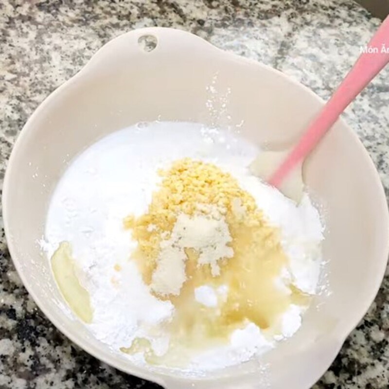 Bước 2 Trộn hỗn hợp bột bánh Bánh khoai mì nướng nguyên ổ bằng nồi chiên không dầu