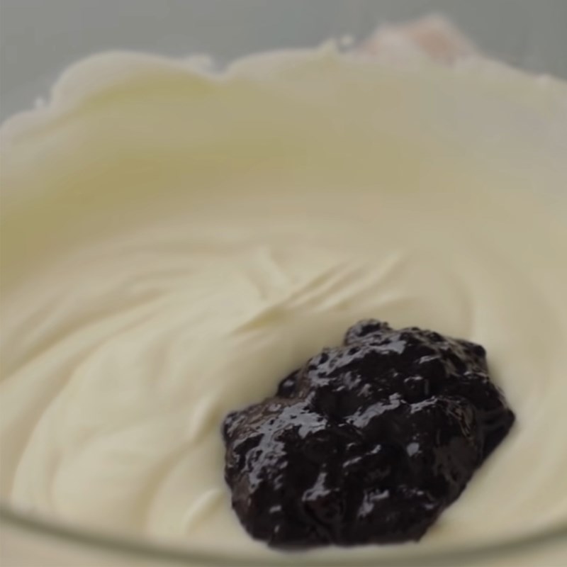 Bước 6 Trộn hỗn hợp Cream Cheese việt quất Cheesecake dâu tây việt quất