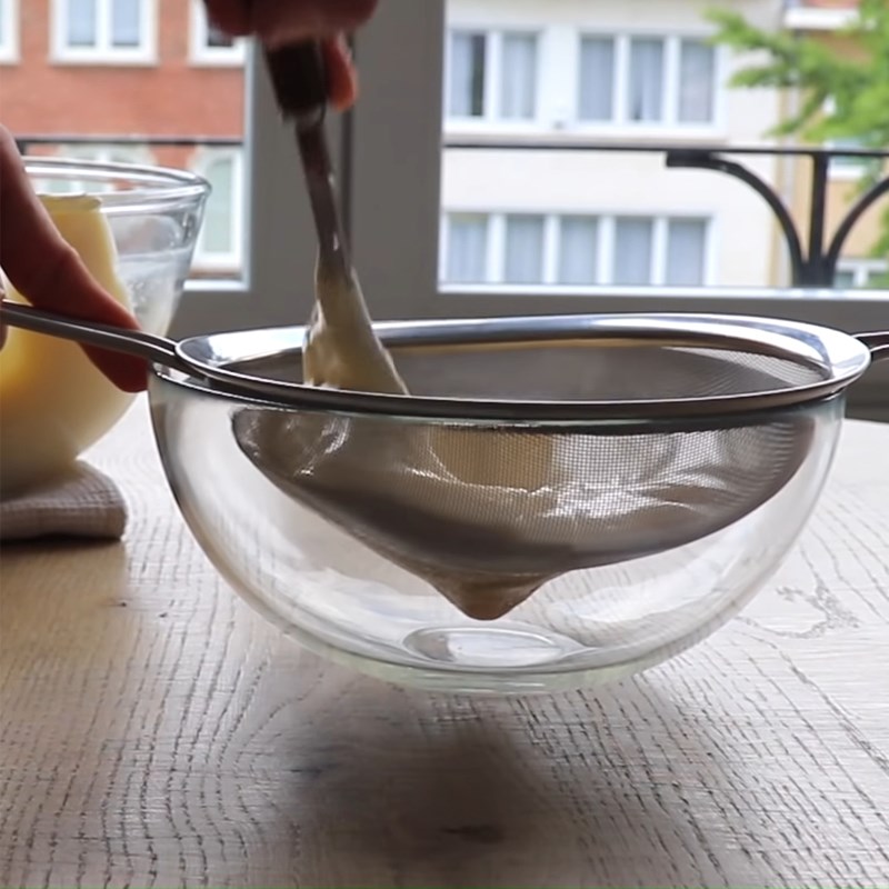 Bước 3 Trộn hỗn hợp phô mai Bánh cheesecake cam nướng với bột mì
