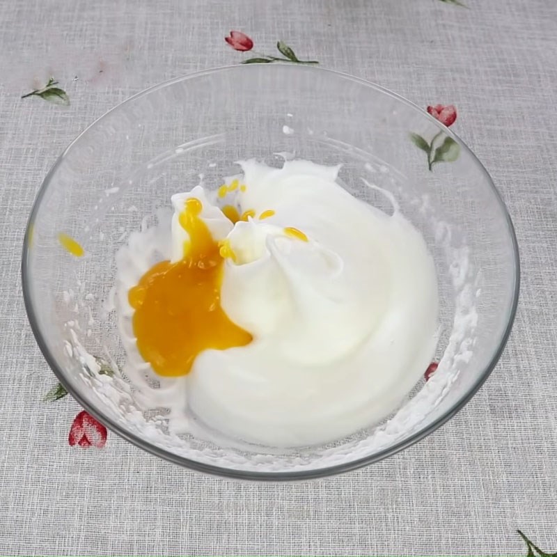 Bước 3 Trộn hỗn hợp trứng Bánh trái cây khô - fruit cake