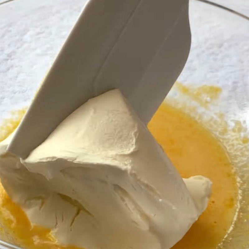 Bước 1 Trộn hỗn hợp trứng phô mai Bánh bông lan phô mai cheese