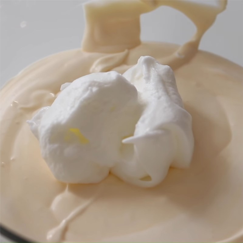 Bước 5 Trộn kem phô mai Tiramisu trà xanh