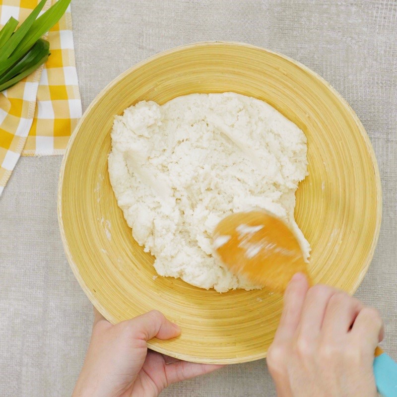 Bước 2 Trộn khoai mì Bánh tằm khoai mì