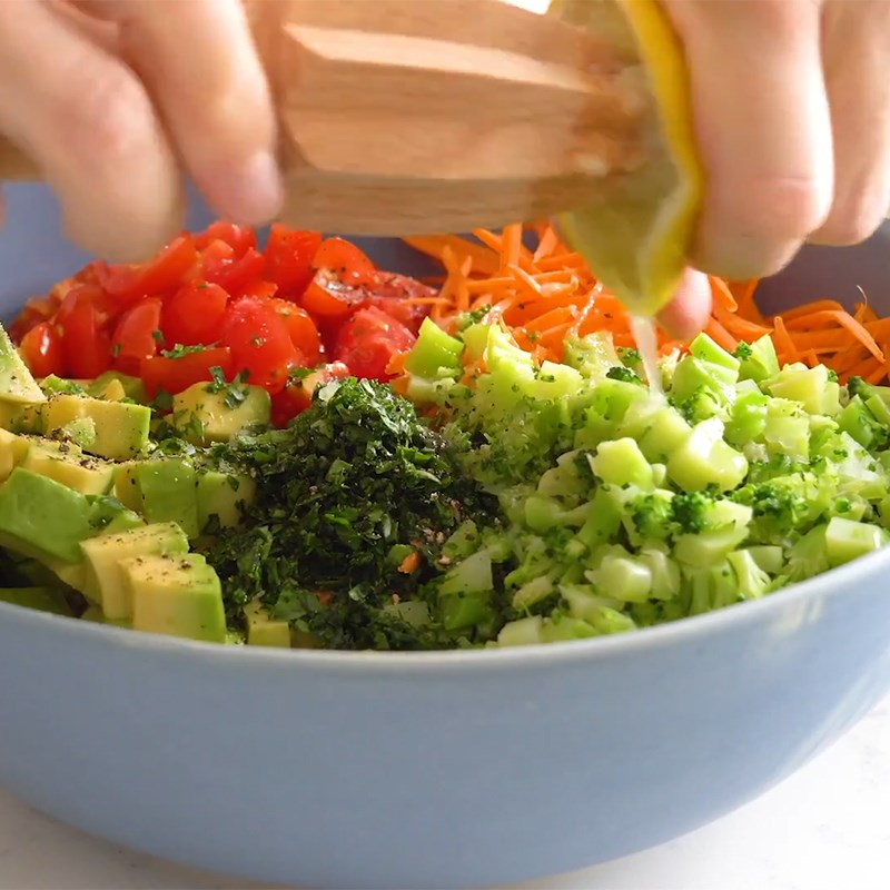 Bước 3 Trộn salad Quinoa salad