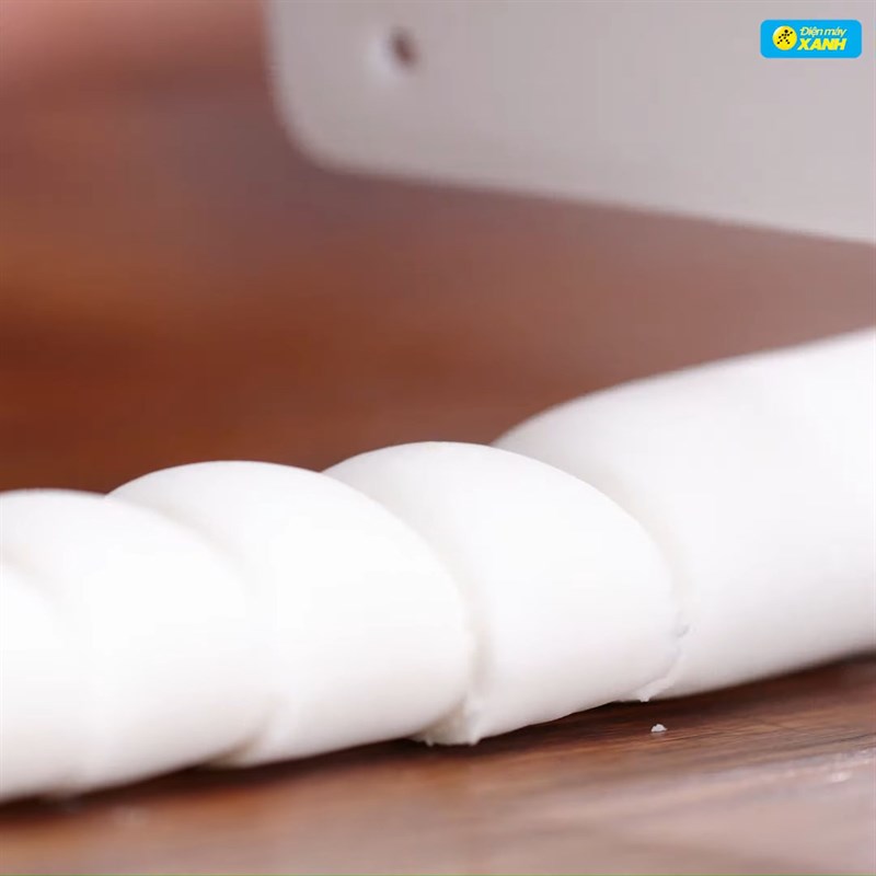 Bước 3 Trộn và nhào bột Há cảo hấp nhân tôm thịt