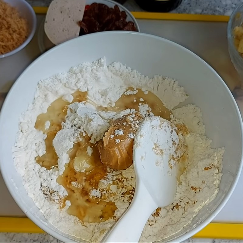 Bước 2 Trộn và nhồi bột bánh Bánh Trung Thu thập cẩm chay không cần lò nướng