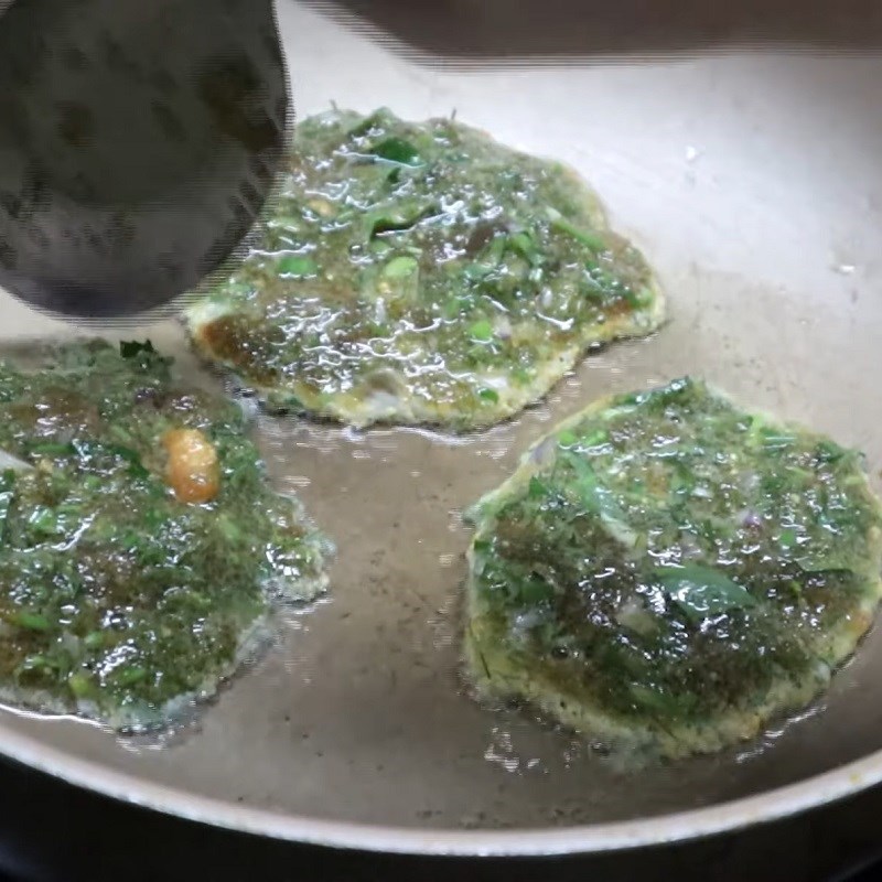 Bước 3 Chiên chả Bún cá gạo lứt