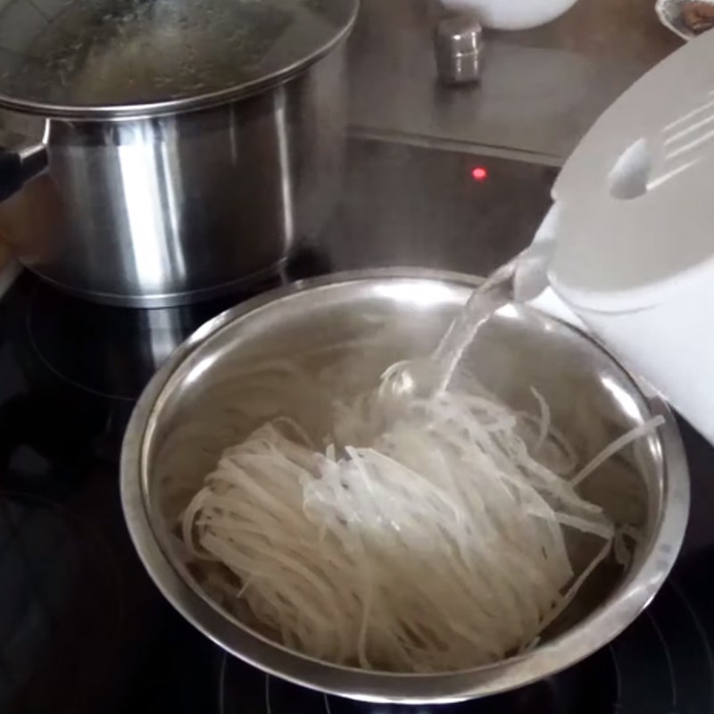 Bước 3 Trụng phở Phở heo
