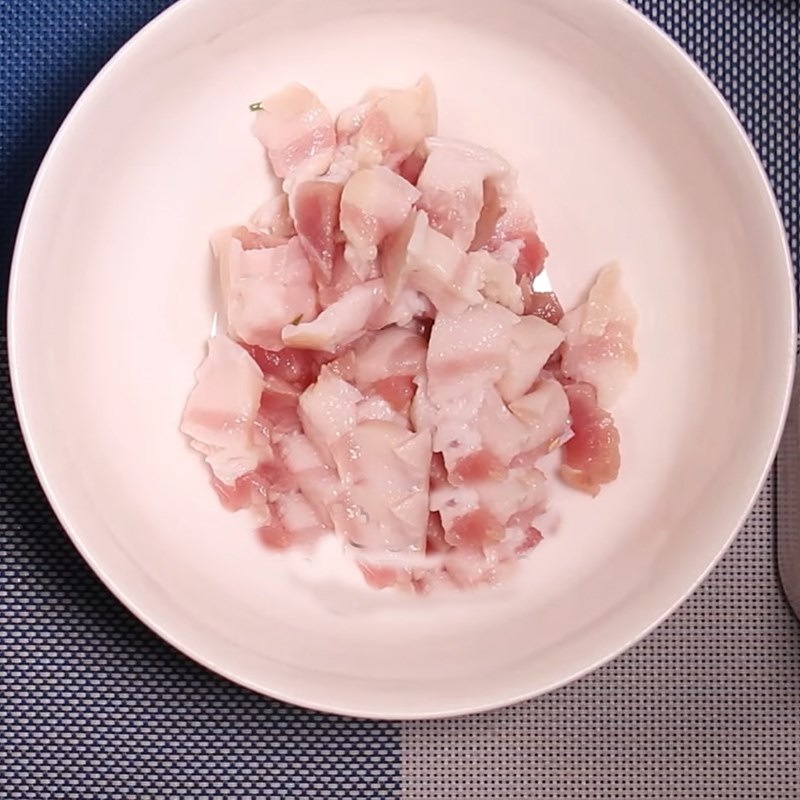 Bước 2 Trụng sơ thịt Mắm cá lóc chưng
