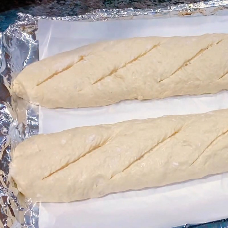 Bước 5 Cho bột vào khuôn và ủ bột lần 2 Bánh mì baguette kiểu Pháp