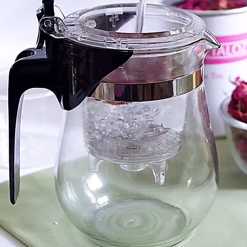 Bước 2 Ủ trà hoa hồng Trà hoa hồng khô