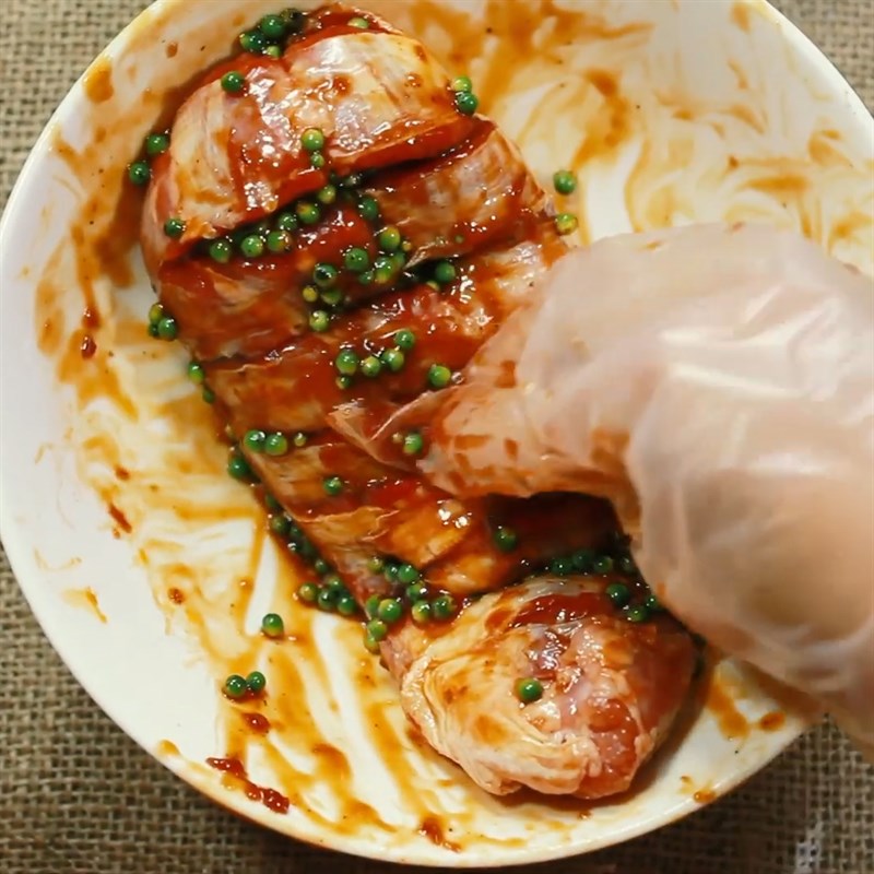 Bước 3 Ướp bắp bò Bắp bò nướng tiêu xanh