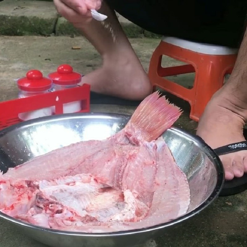 Bước 2 Ướp cá Cá diêu hồng hấp bia