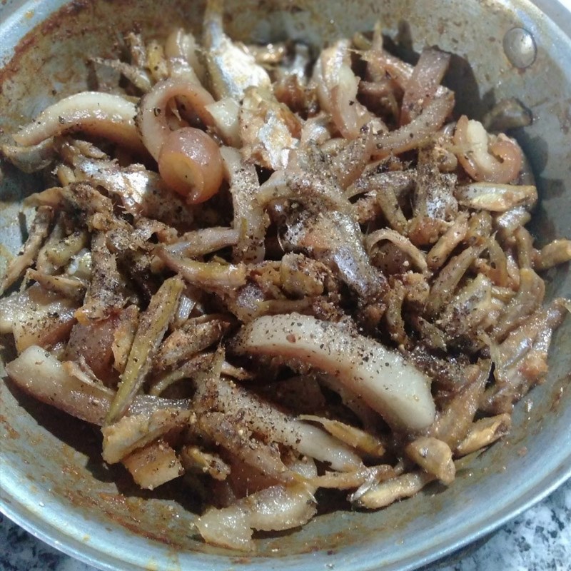 Bước 3 Thành phẩm Cá lòng tong kho da heo