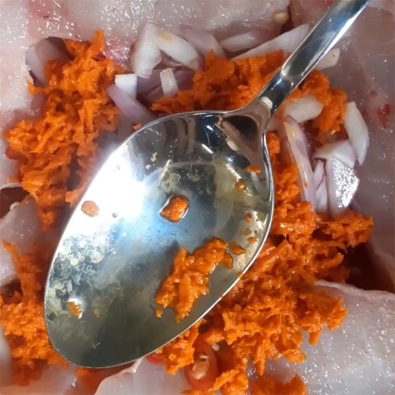 Bước 3 Ướp cá Cá diêu hồng kho nghệ