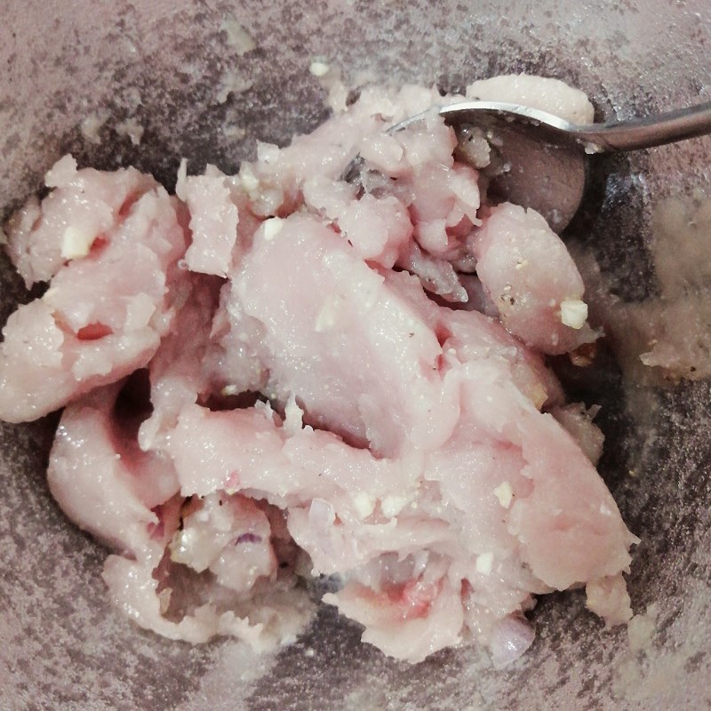 Bước 1 Ướp cá Chả cá thác lác chiên