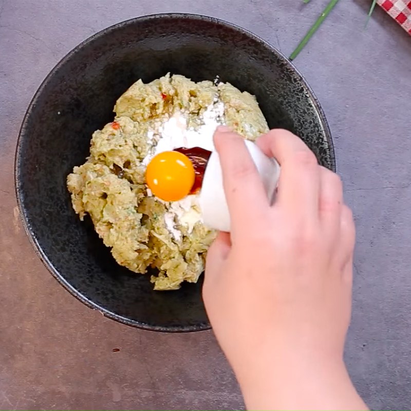 Bước 2 Ướp chả cá Chạo cá bọc sả